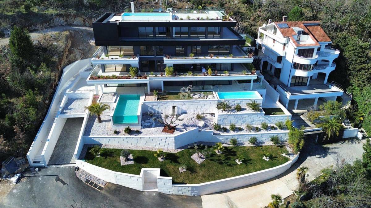 OPATIJA, novo luksuzno stanovanje z bazenom in vrtom