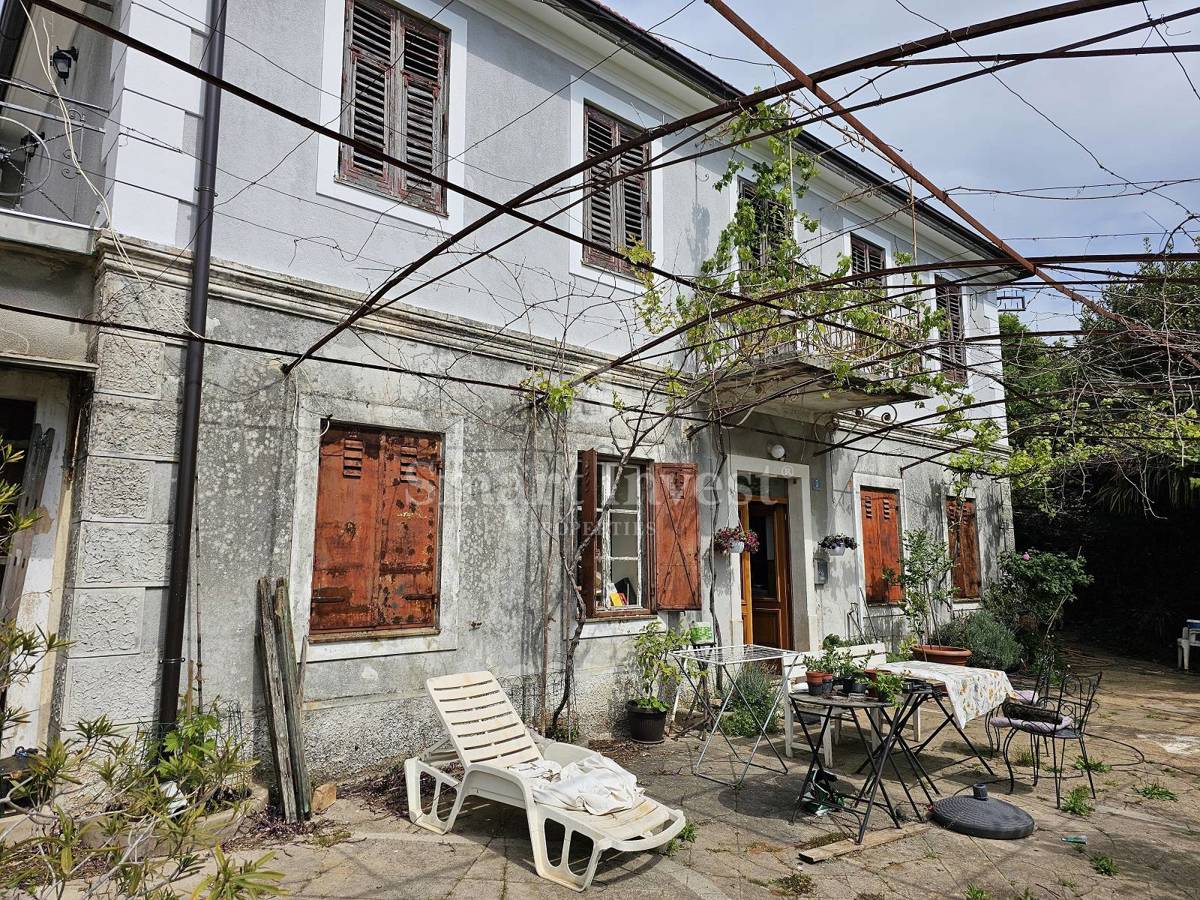 OPATIJA, zgodovinska vila z velikim vrtom in pogledom na morje