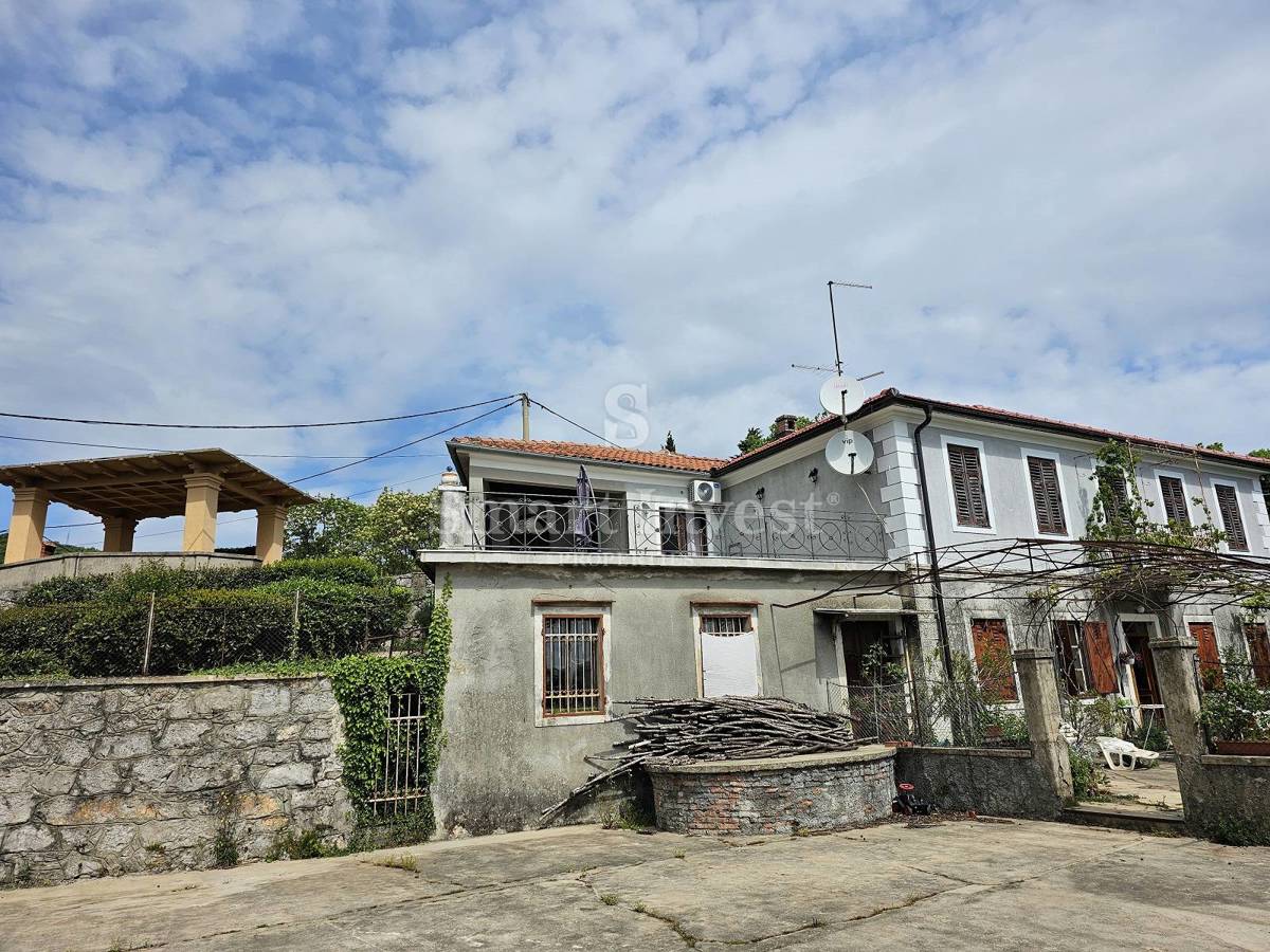 OPATIJA, zgodovinska vila z velikim vrtom in pogledom na morje