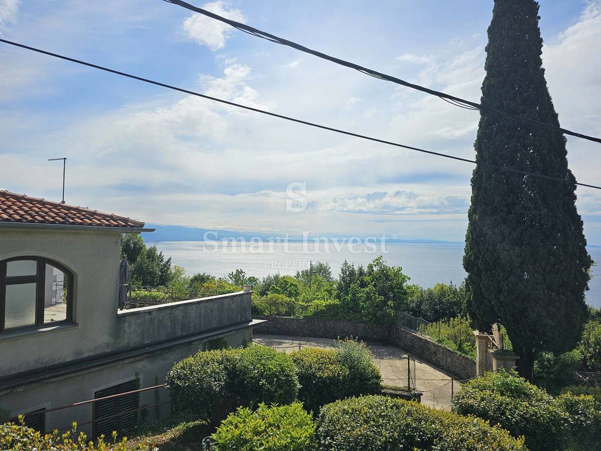 OPATIJA, zgodovinska vila z velikim vrtom in pogledom na morje
