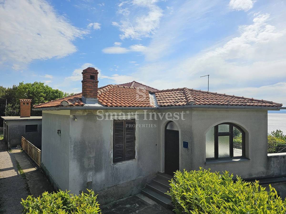 OPATIJA, zgodovinska vila z velikim vrtom in pogledom na morje