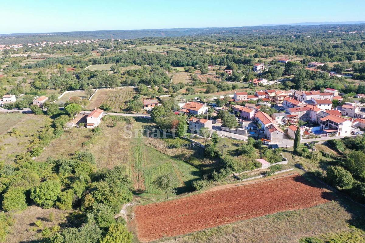 Zemljišče Kanfanar, 6.166m2