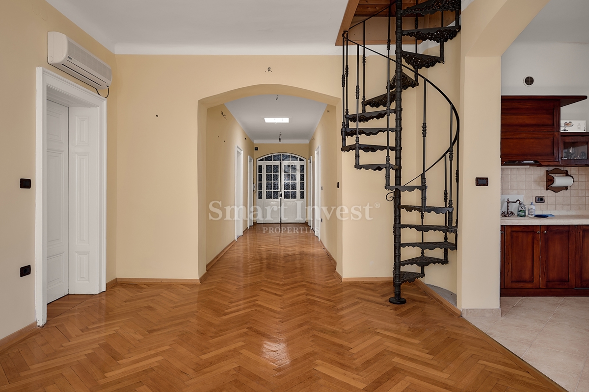 OPATIJA - CENTER, stanovanje 189 m2 s pogledom na morje in parkingom