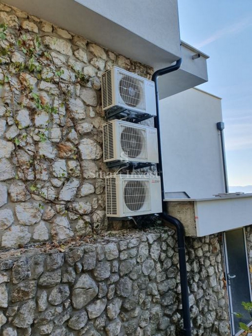Hiša Kostrena, 350m2