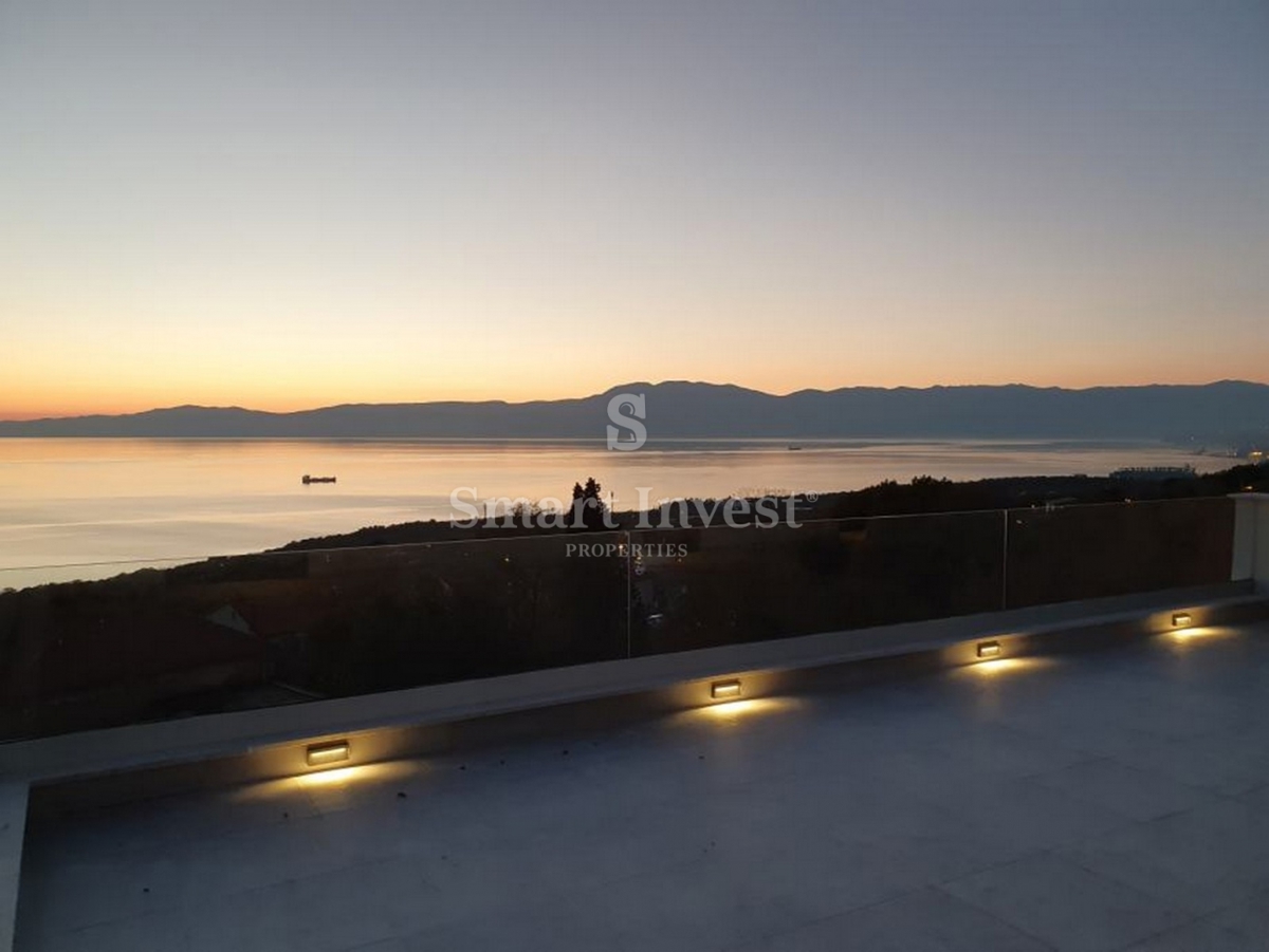 Hiša Kostrena, 350m2
