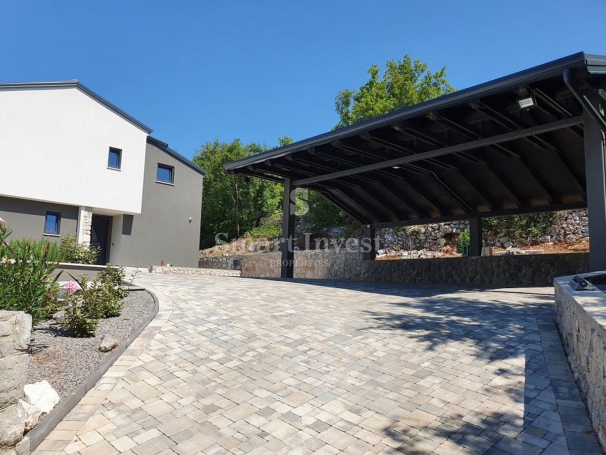 Hiša Kostrena, 350m2