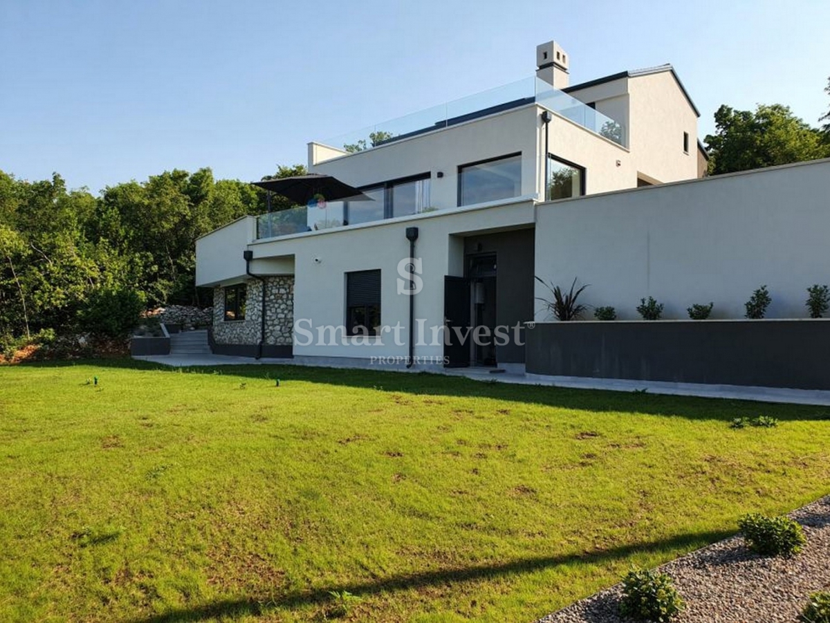 Hiša Kostrena, 350m2