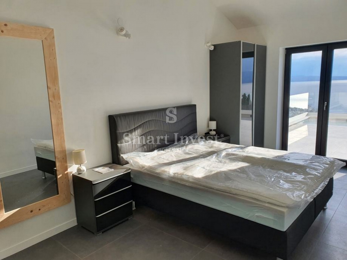 Hiša Kostrena, 350m2