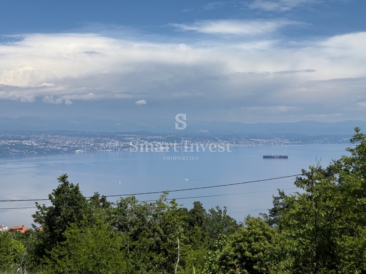 LOVRAN - TULIŠEVICA, zemljišče velikosti 1343 m2 z gradbenim dovoljenjem