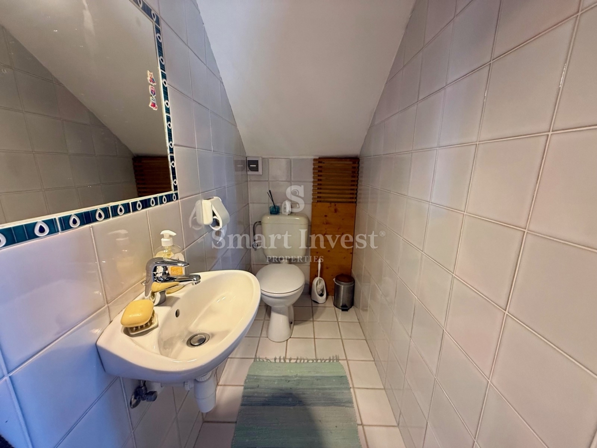 OPATIJA - VEPRINAC, polsamostojna hiša s pogledom na morje