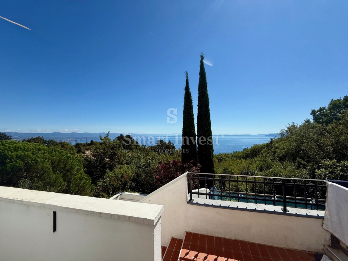 OPATIJA - VEPRINAC, polsamostojna hiša s pogledom na morje