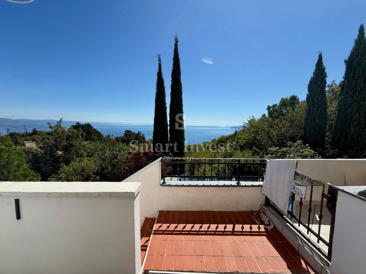 OPATIJA - VEPRINAC, polsamostojna hiša s pogledom na morje