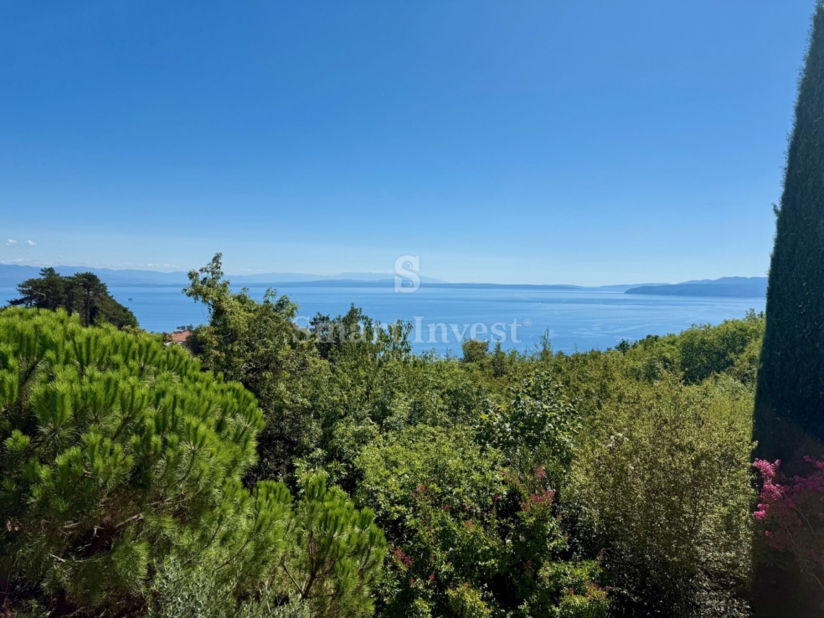 OPATIJA - VEPRINAC, polsamostojna hiša s pogledom na morje