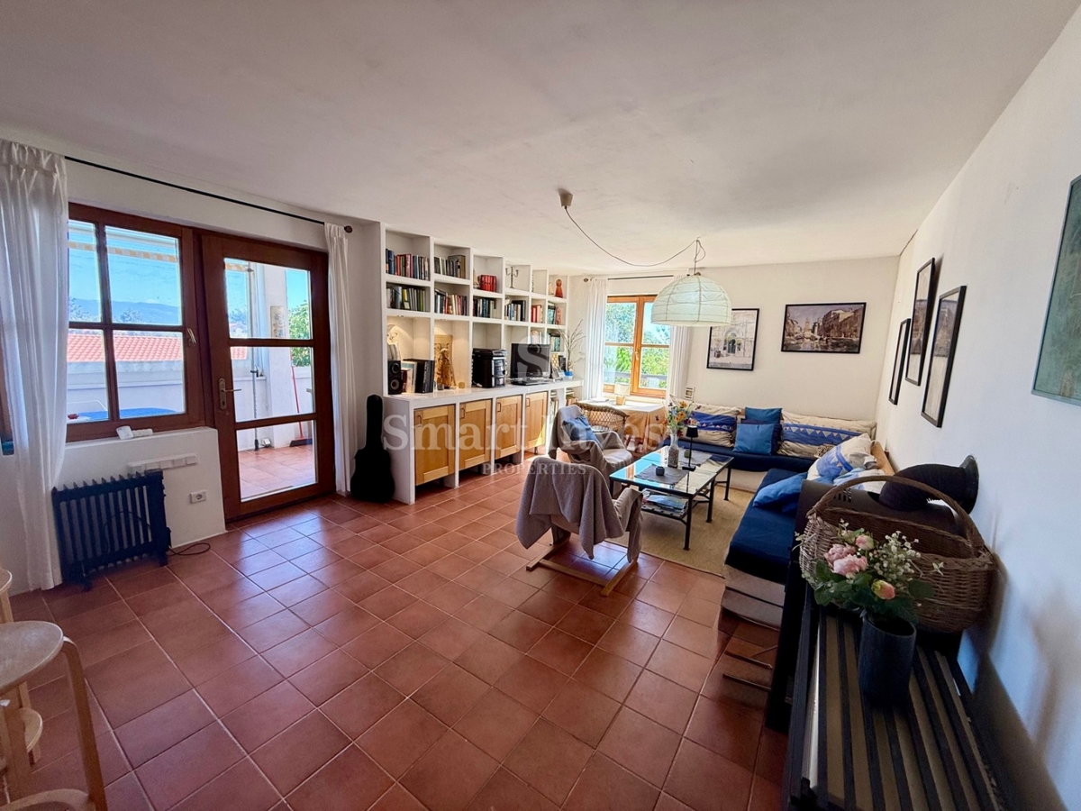 OPATIJA - VEPRINAC, polsamostojna hiša s pogledom na morje