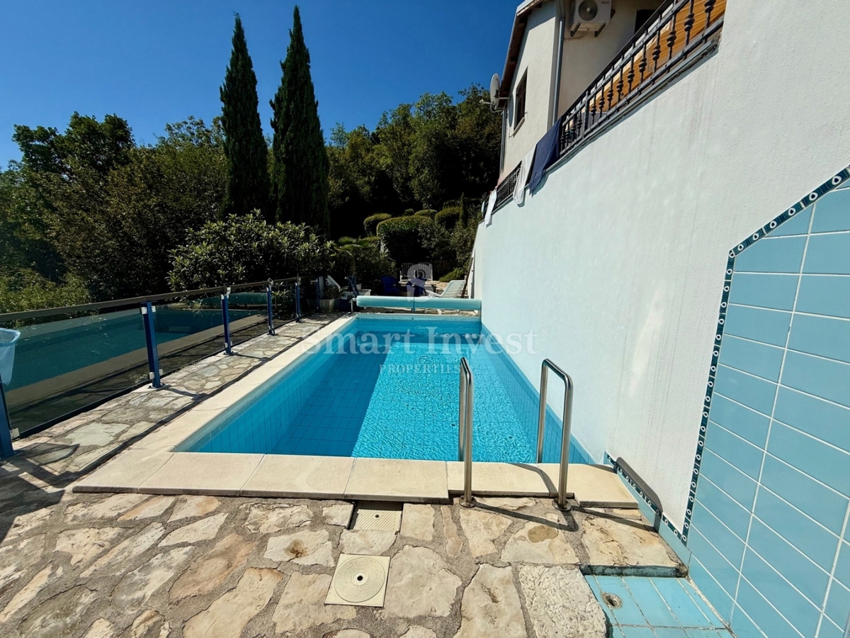 OPATIJA - VEPRINAC, polsamostojna hiša s pogledom na morje