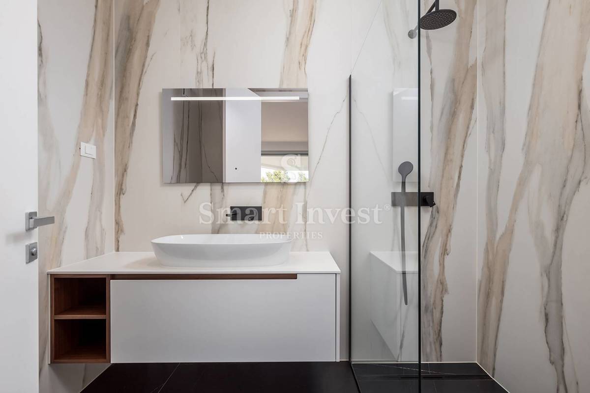 OPATIJA, luksuzna novogradnja s 7 apartmaji, bazenom in pogledom na morje