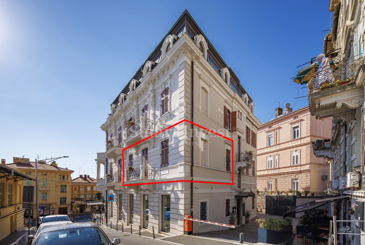 OPATIJA, luksuzno stanovanje z balkonom v stari vili blizu morja
