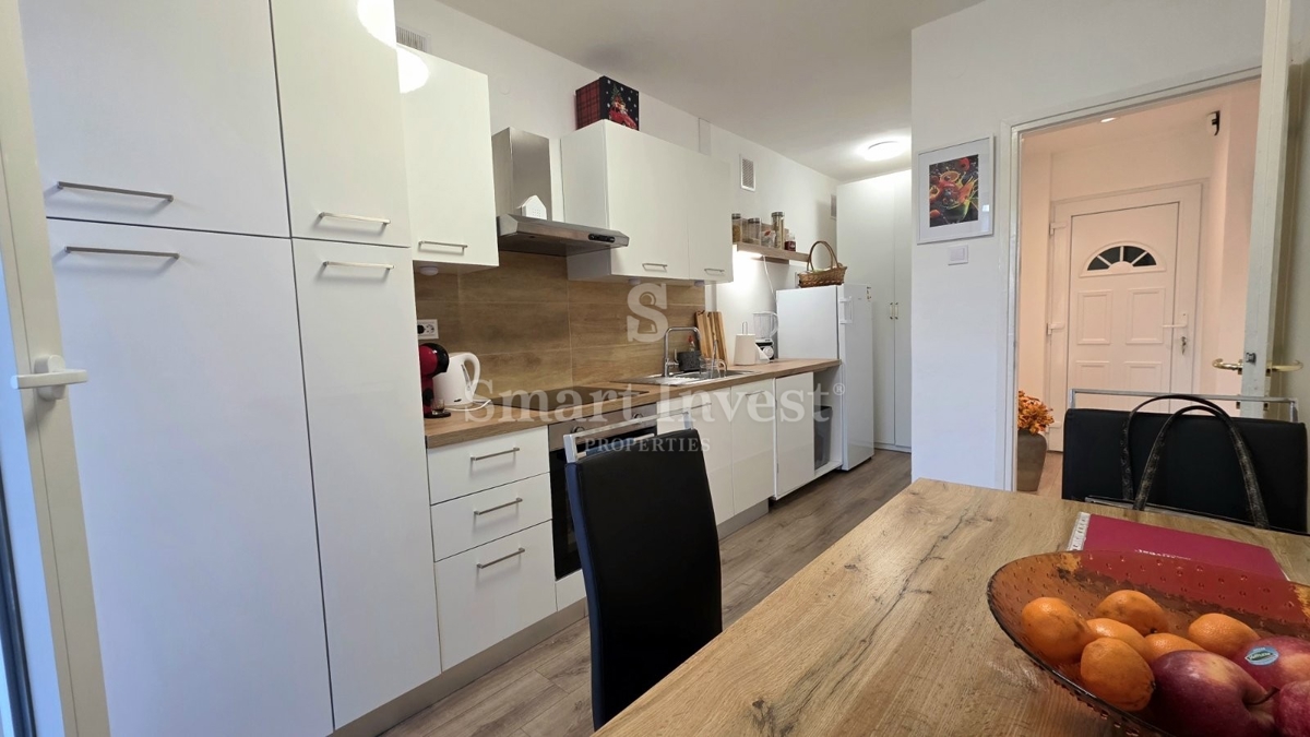 ISTRA - UMAG, prenovljeno in opremljeno 2-sobno stanovanje v centru