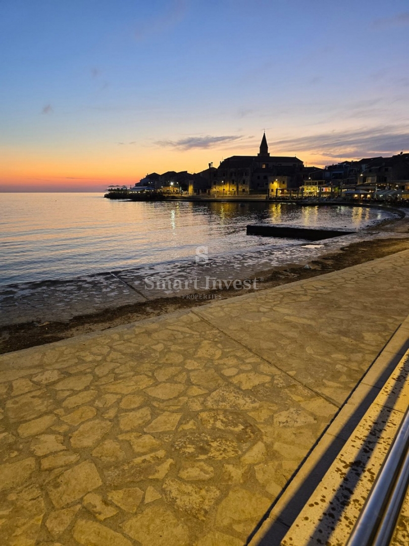 ISTRA - UMAG, prenovljeno in opremljeno 2-sobno stanovanje v centru