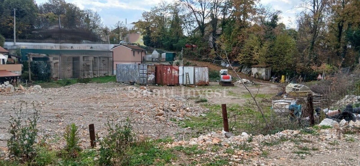 VIŠKOVO - MARČELJI, zemljišče z gradbenim dovoljenjem za 2 stavbi z 9 stanovanji