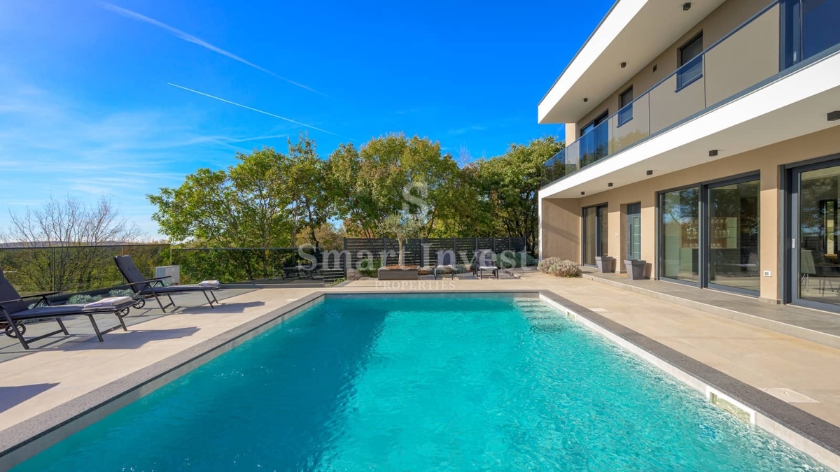 ISTRA - SVETVINČENAT, nova moderna vila z ogrevanim bazenom