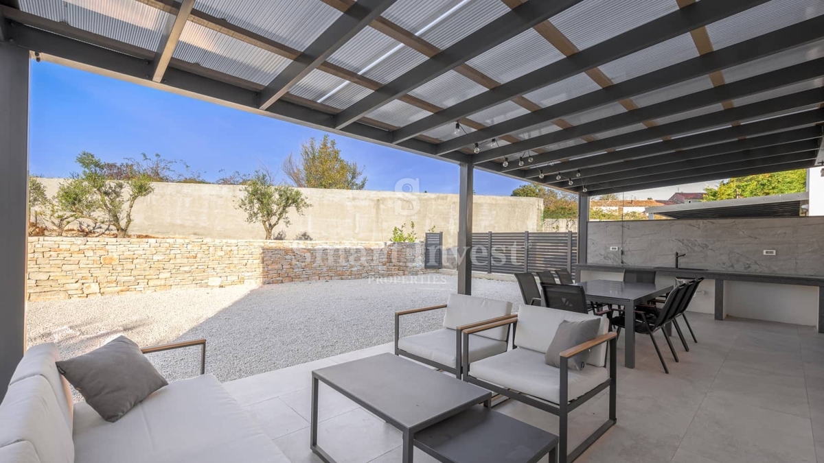 ISTRA - SVETVINČENAT, nova moderna vila z ogrevanim bazenom