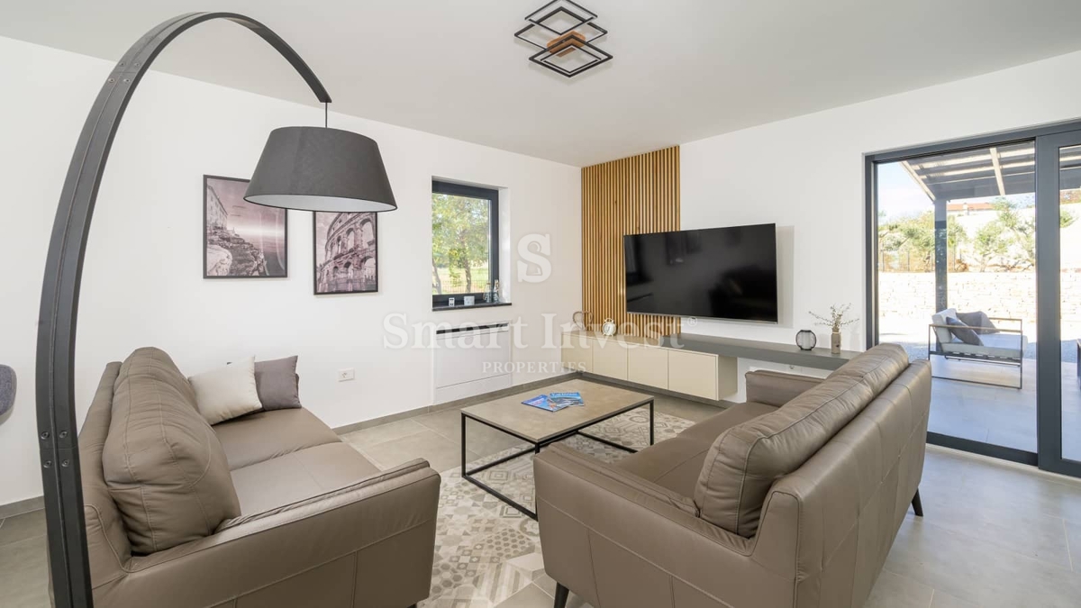 ISTRA - SVETVINČENAT, nova moderna vila z ogrevanim bazenom