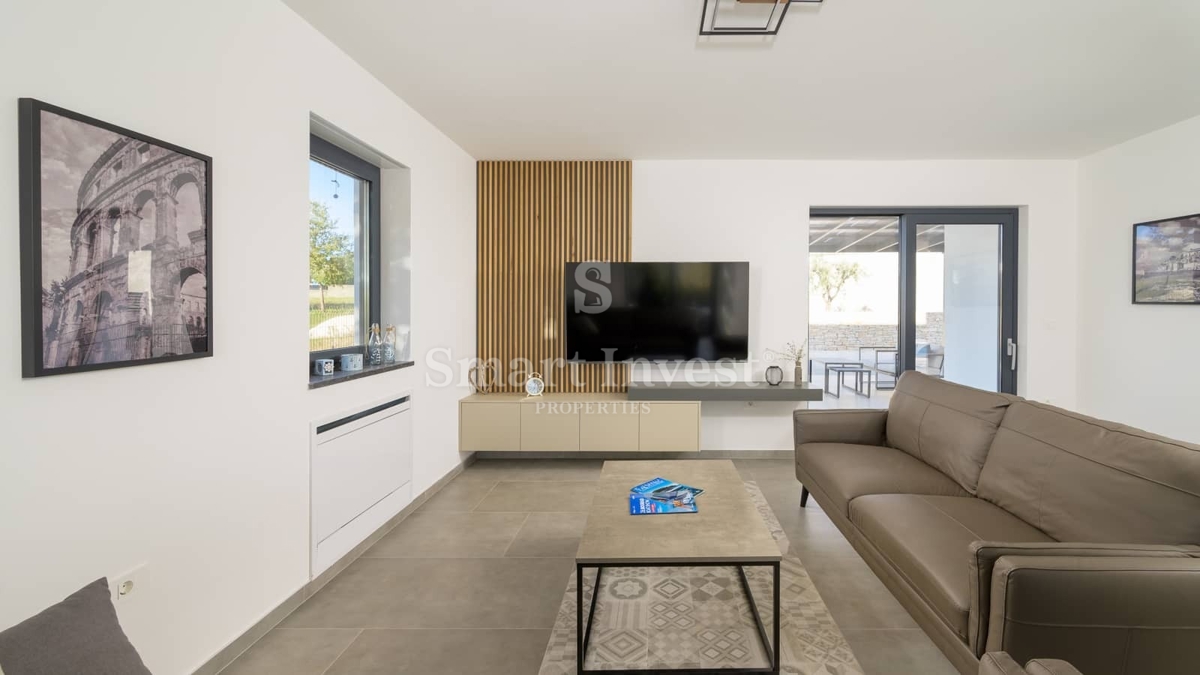 ISTRA - SVETVINČENAT, nova moderna vila z ogrevanim bazenom