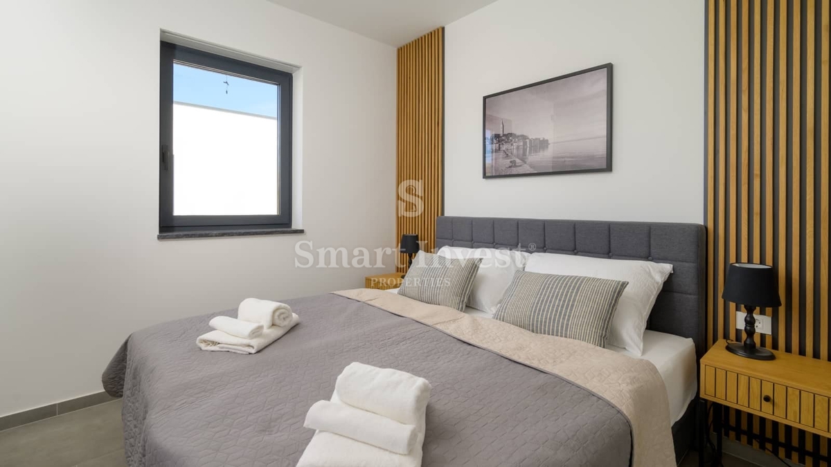 ISTRA - SVETVINČENAT, nova moderna vila z ogrevanim bazenom