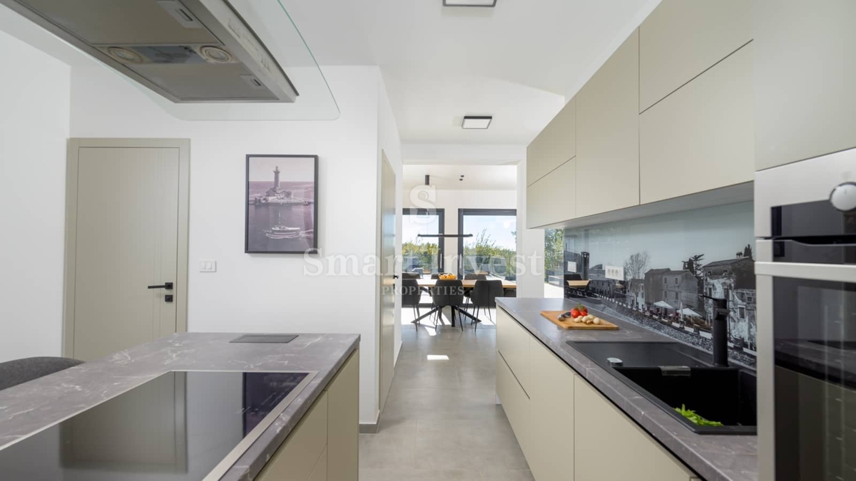 ISTRA - SVETVINČENAT, nova moderna vila z ogrevanim bazenom