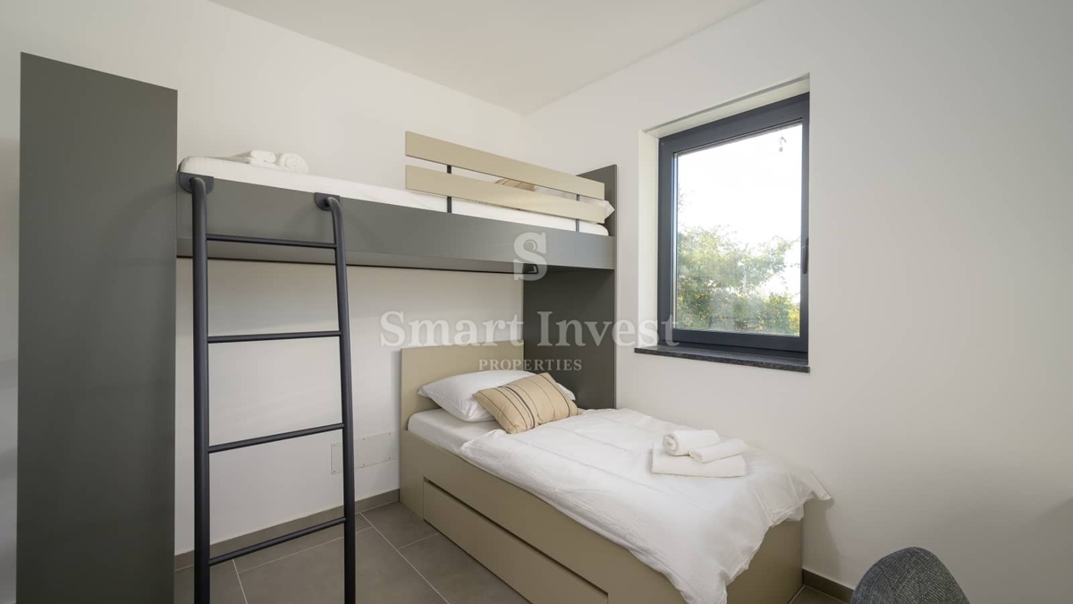 ISTRA - SVETVINČENAT, nova moderna vila z ogrevanim bazenom