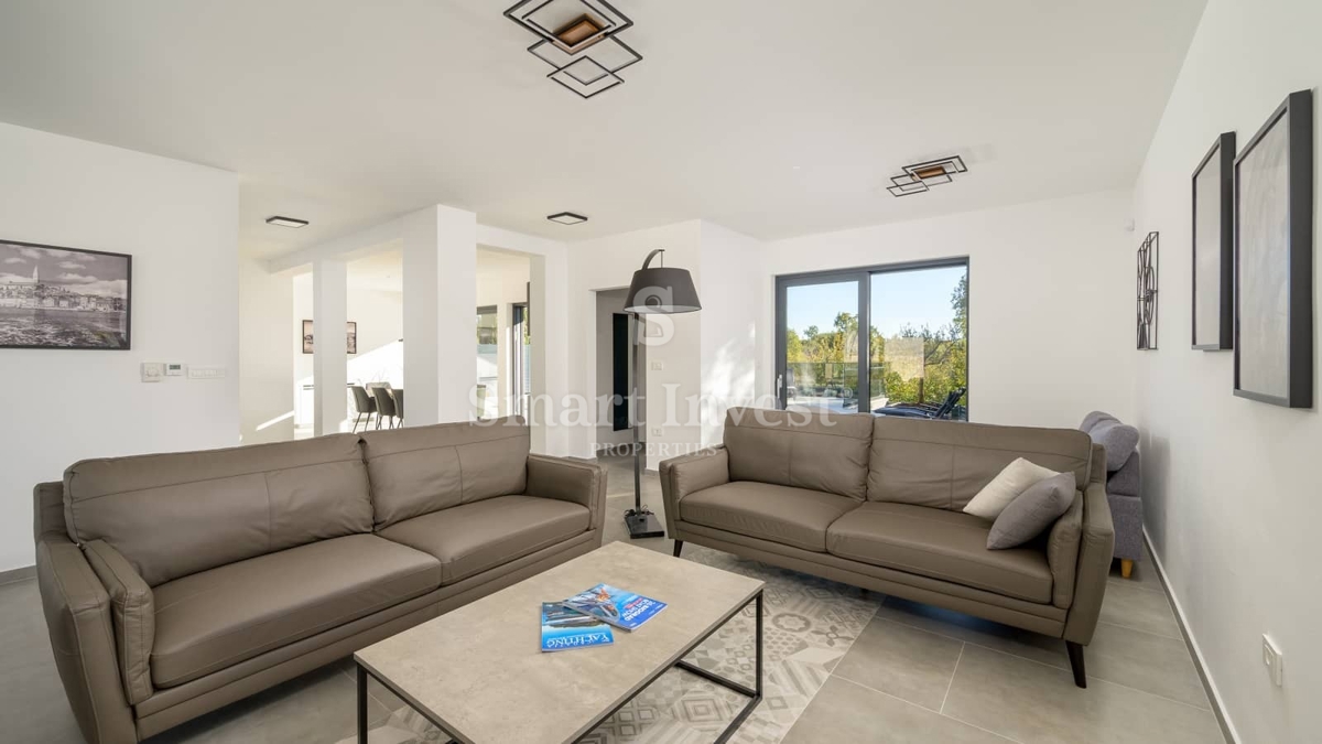 ISTRA - SVETVINČENAT, nova moderna vila z ogrevanim bazenom