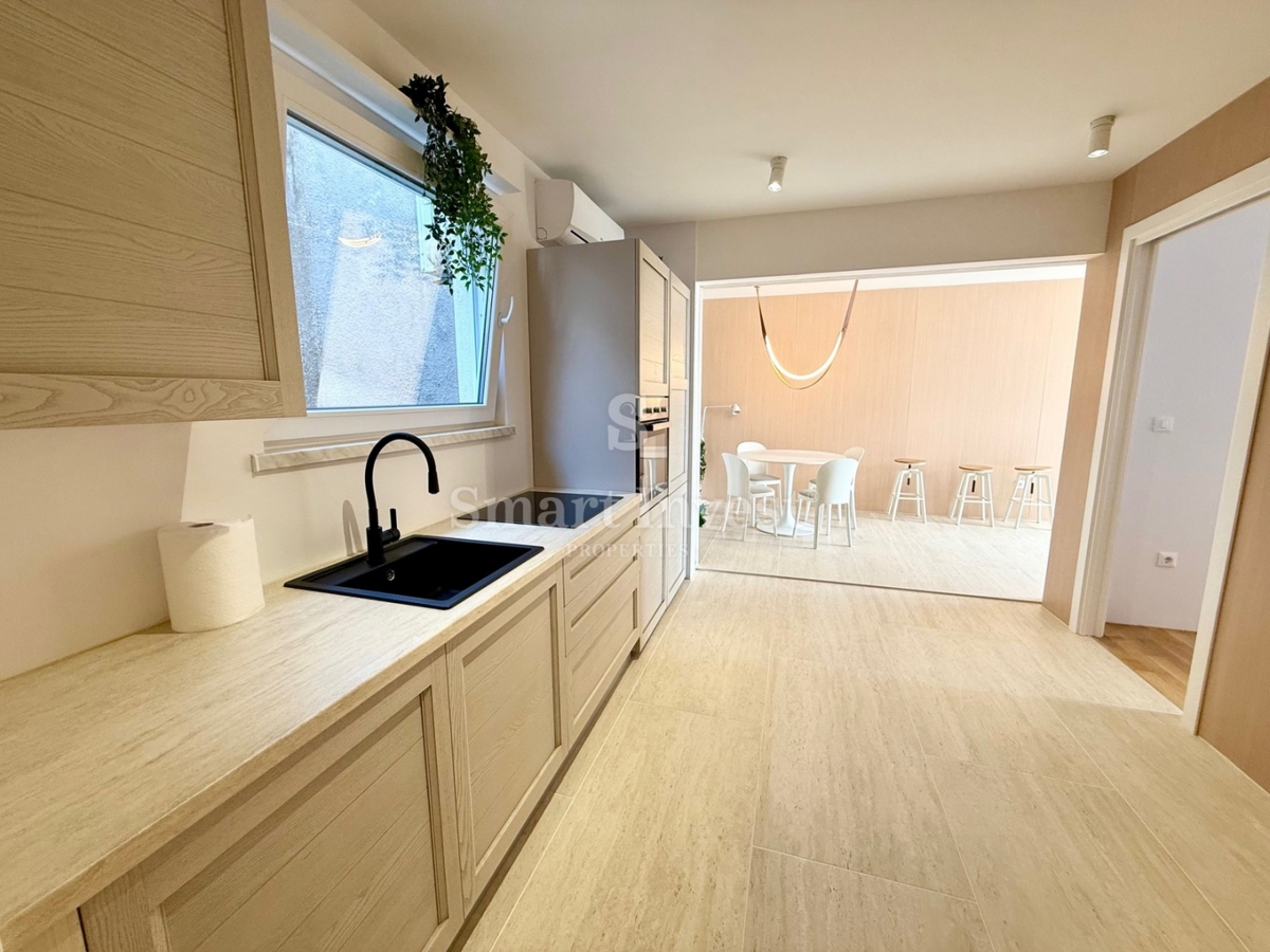 LOVRAN, 3-sobno stanovanje s teraso in pogledom na morje, IZKLJUČNO V NAŠI AGENCIJI!