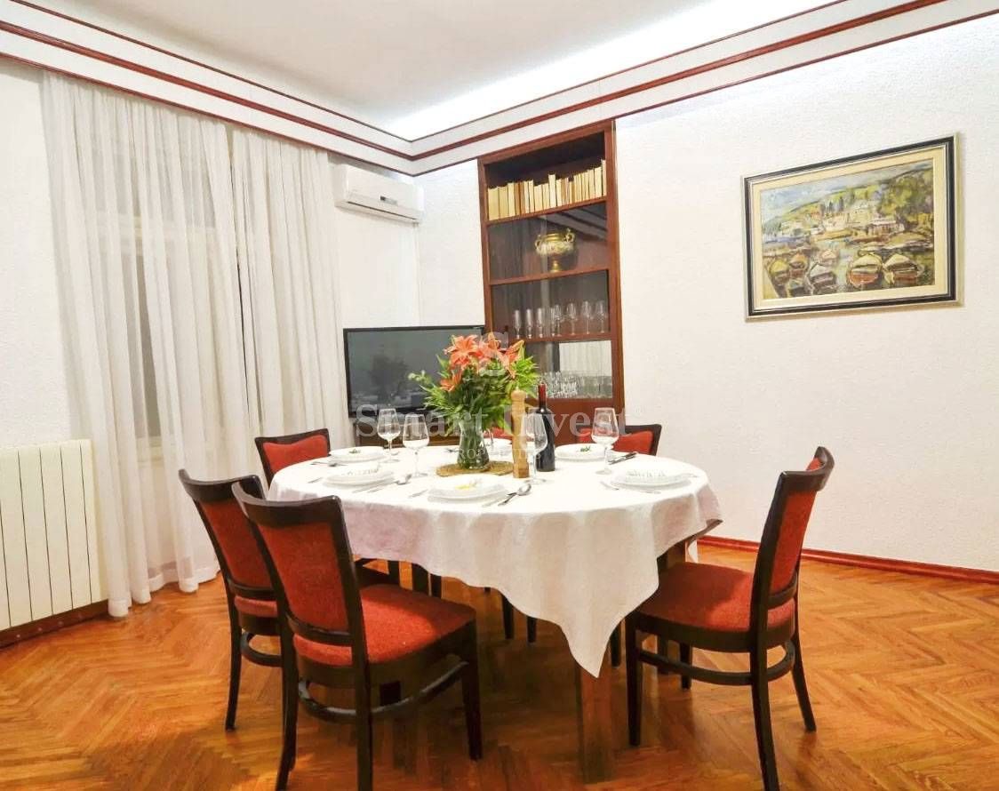 OPATIJA - CENTER, 3-bedrooms apartment with garden and parking near the sea