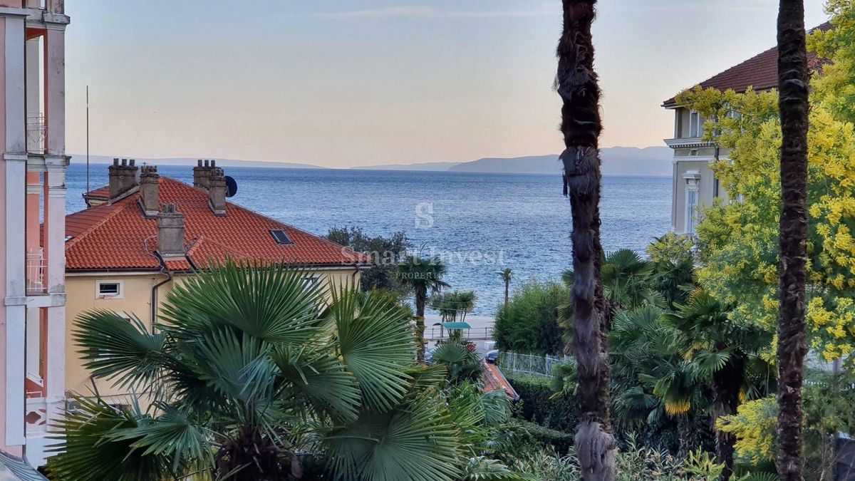 OPATIJA - CENTER, 3-bedrooms apartment with garden and parking near the sea