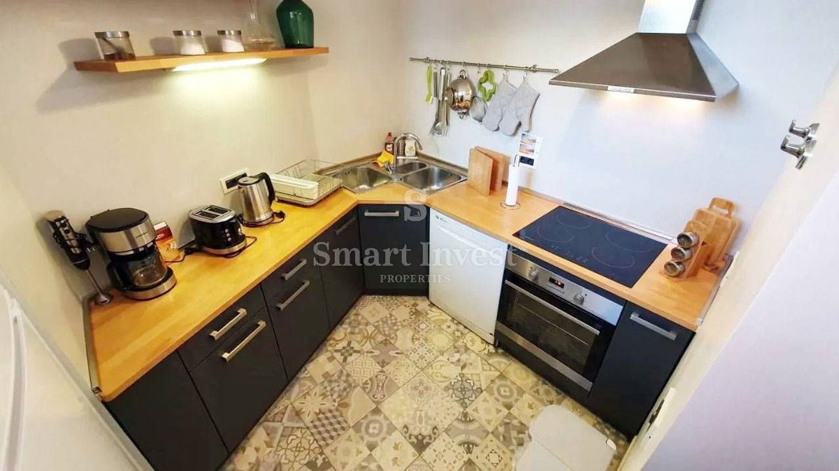 OPATIJA - CENTER, 3-bedrooms apartment with garden and parking near the sea