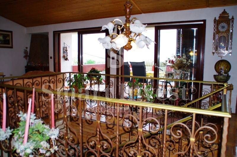 OPATIJA - MATULJI, Beautiful family house with sea view 