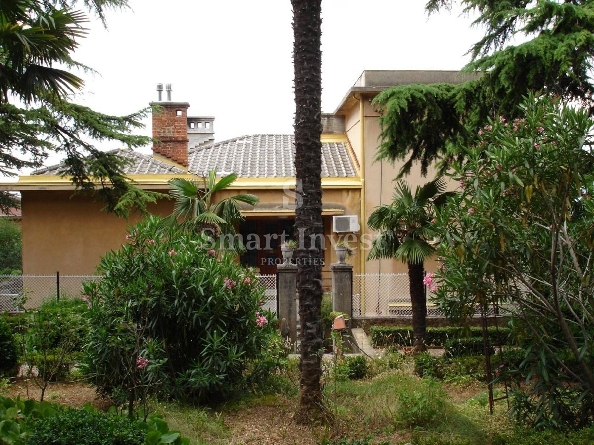 Hiša Pećine, Rijeka, 400m2