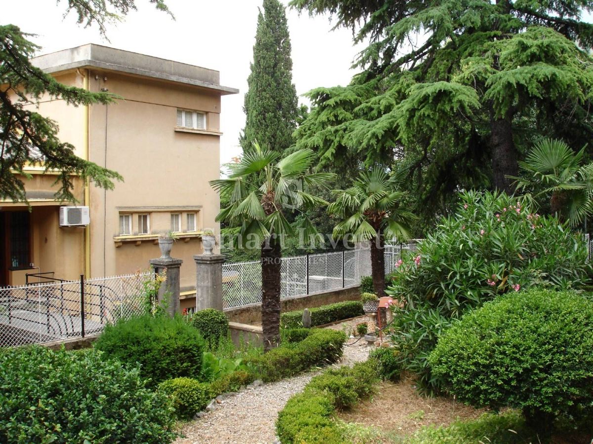 Hiša Pećine, Rijeka, 400m2