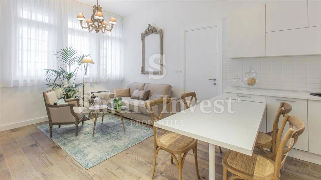 OPATIJA, Five apartments in the very center, 150 m to the sea
