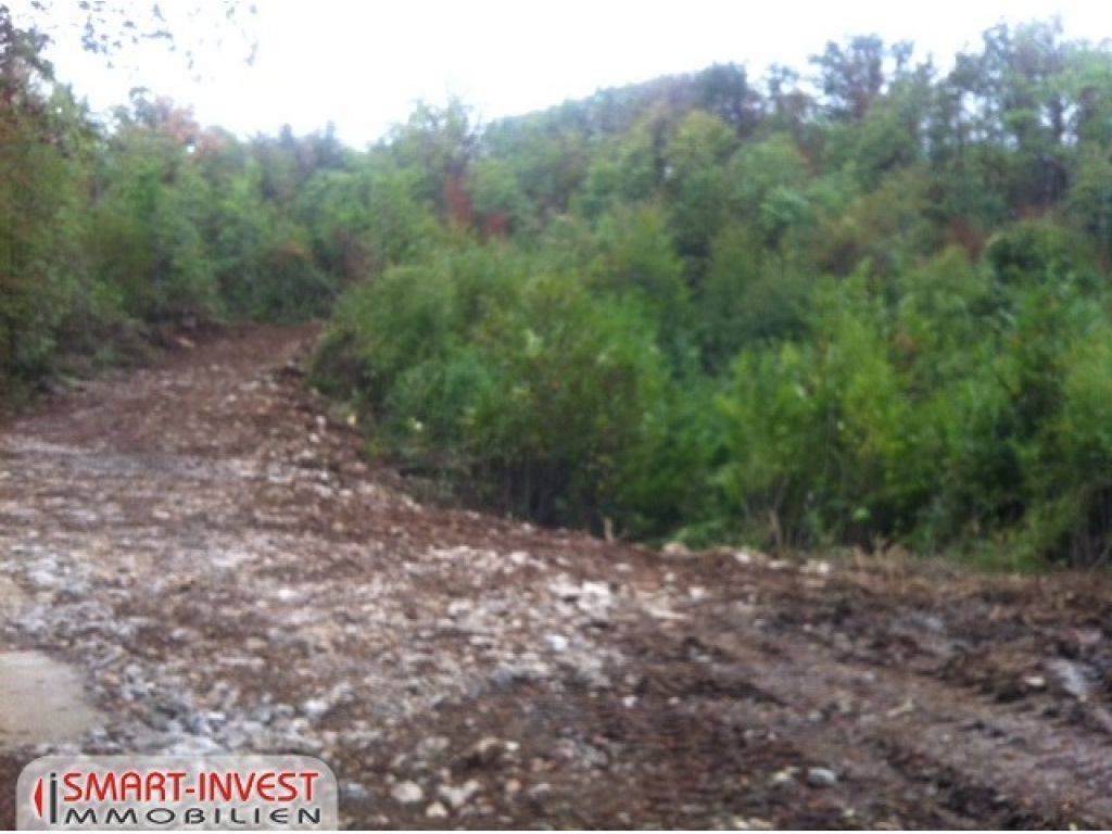 OPATIJA - MATULJI, Zazidljivo zemljišče 715 m2 na mirni lokaciji, prodamo