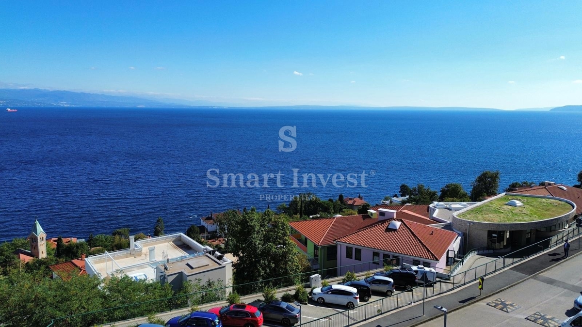 OPATIJA, Luksuzno 2-s stanovanje s pogledom na morje in garažo (A6)