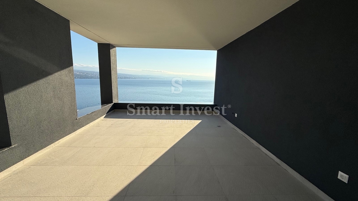 OPATIJA, Luksuzno 2-s stanovanje s pogledom na morje in garažo (A6)