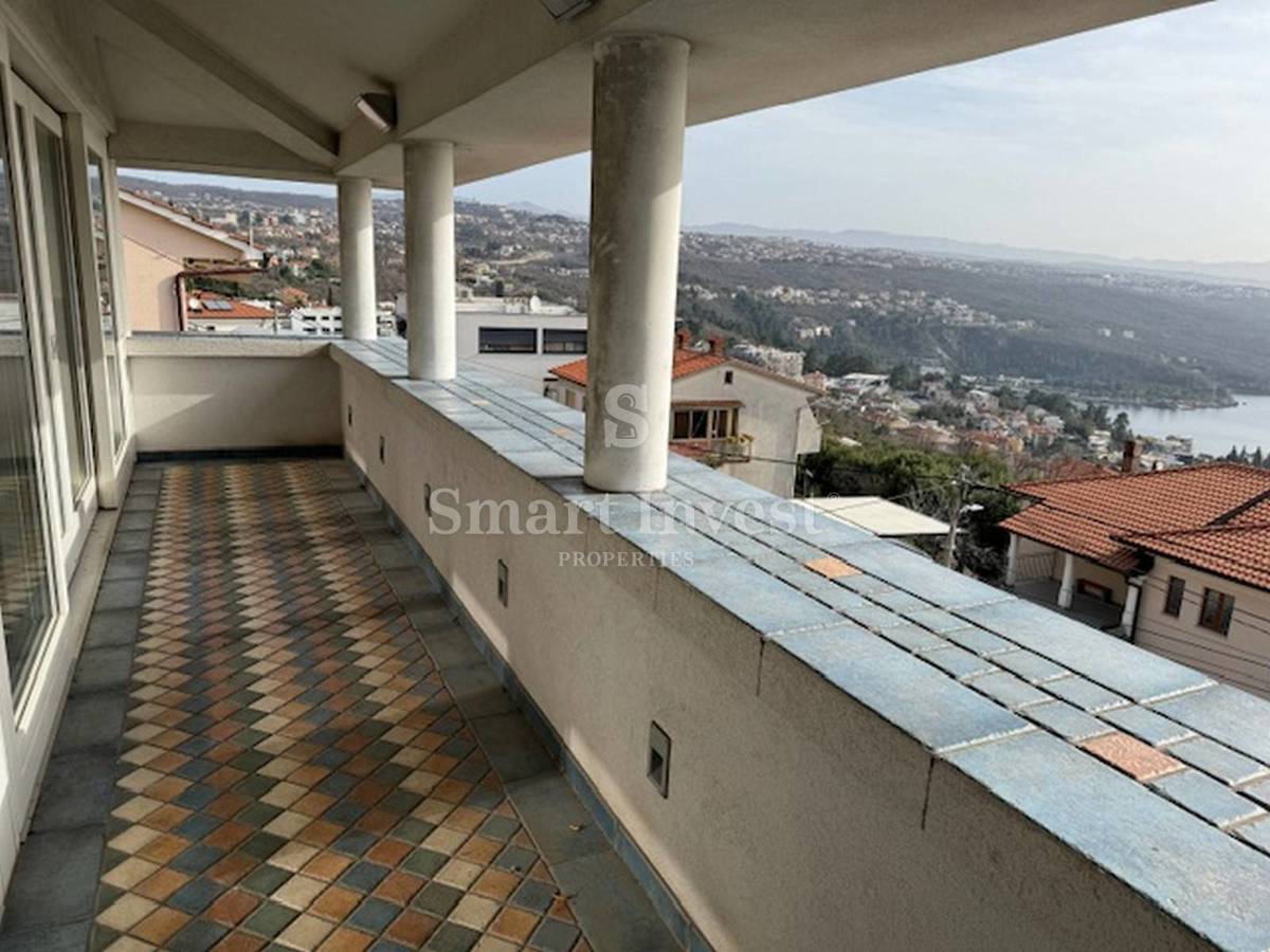 OPATIJA - POBRI, Lepa samostojna hiša s pogledom na morje, prodamo