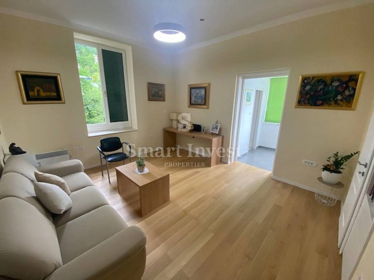 OPATIJA, Prenovljeno 3-sobno  stanovanje prva linija do morja!