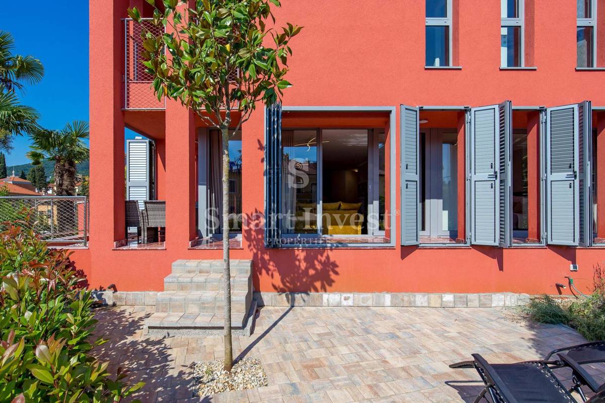 OPATIJA, exclusive apartment of 153.68 m2 with garden and garage