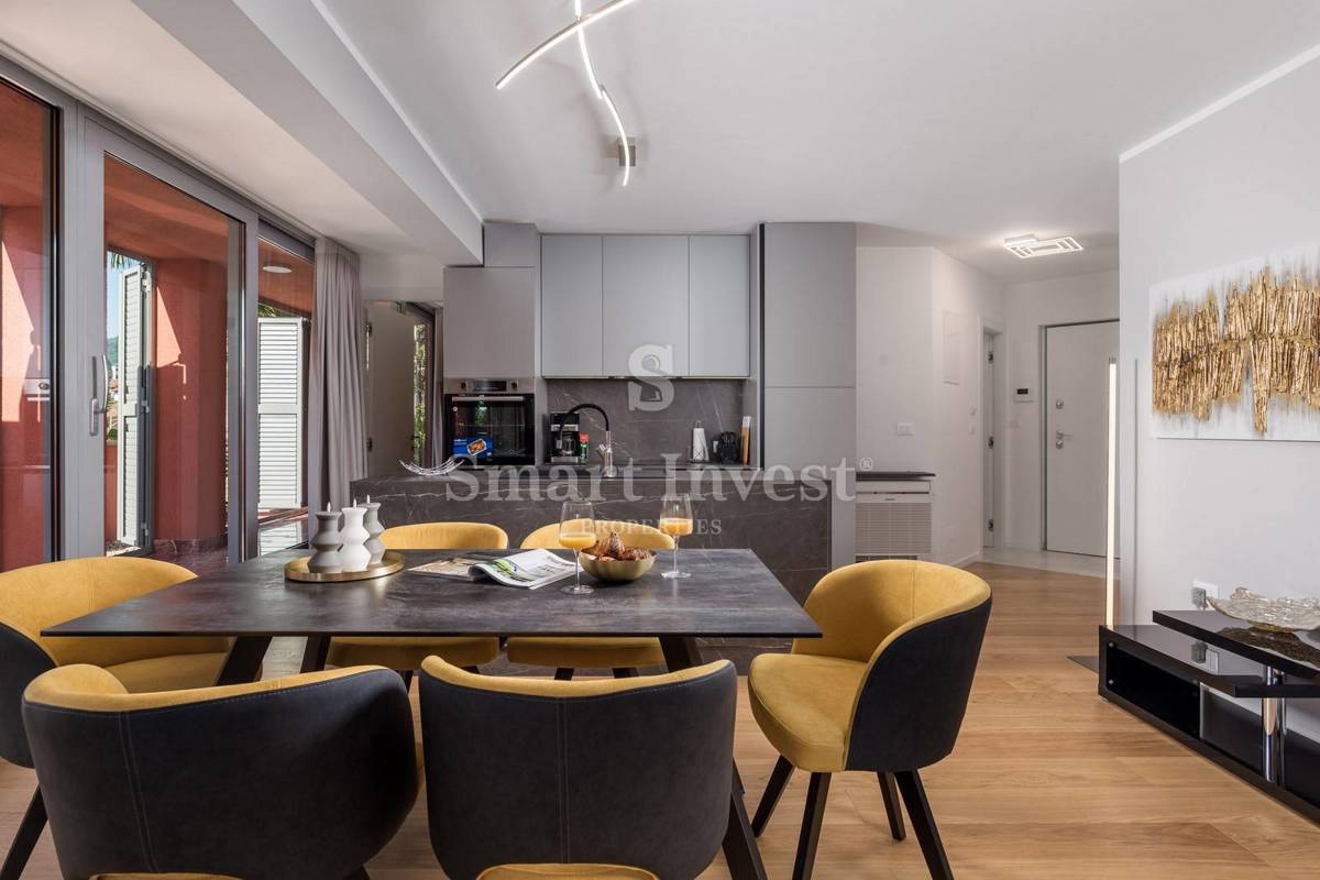 OPATIJA, exclusive apartment of 153.68 m2 with garden and garage