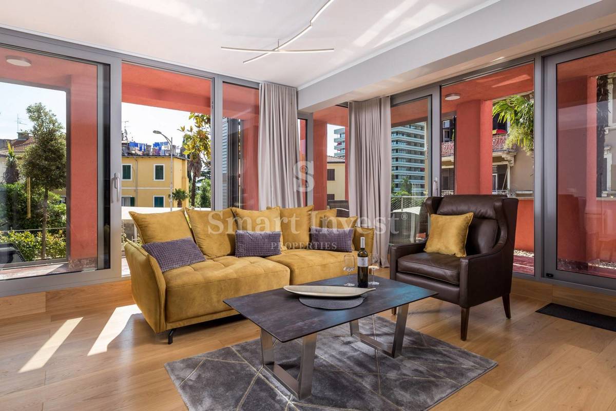 OPATIJA, exclusive apartment of 153.68 m2 with garden and garage