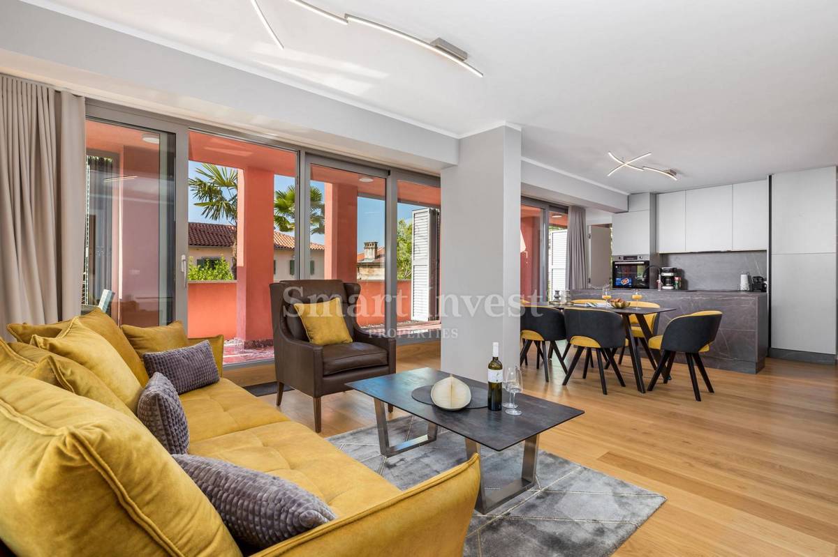 OPATIJA, exclusive apartment of 153.68 m2 with garden and garage