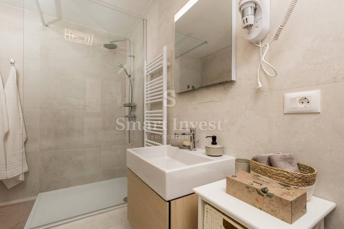 OPATIJA, exclusive apartment of 153.68 m2 with garden and garage